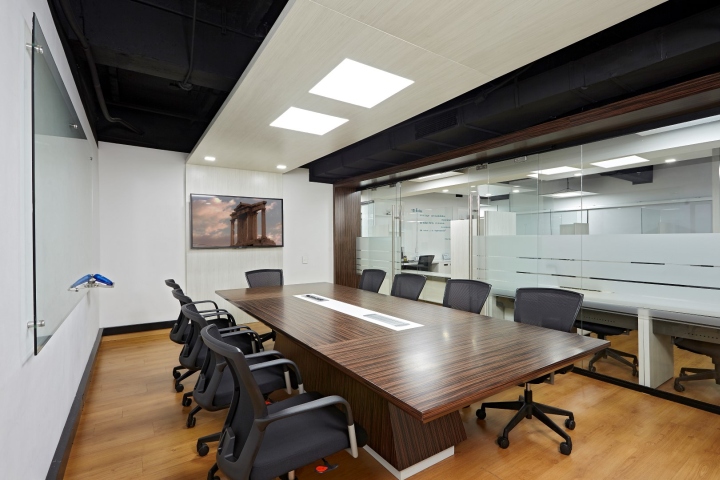 服務(wù)范圍：上海廠房裝修、上海辦公室裝修、上海食品廠裝修、上海鋼結(jié)構(gòu)搭建、上海凈化廠房車間等裝修服務(wù)